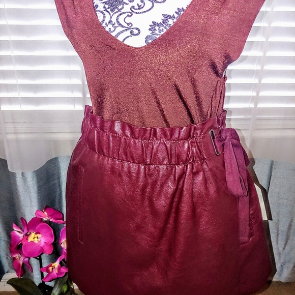 Burgundy vegan leather skirt with top size… - Picture 10 of 14